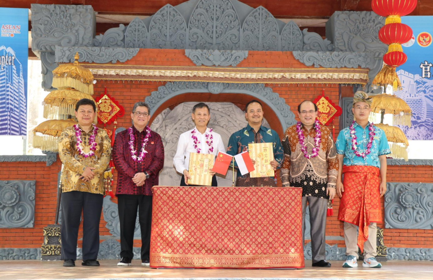 1756259783830631.png ÁõººÏ§¶Ê³¤£¨×óÈý£©´ú±í²©ÊÀÌåÓý¼¯ÍÅÓëÓ¡ÄáÖ®¼ÒÇ©ÊðÕ½ÂÔÏàÖúÐÒé1.png