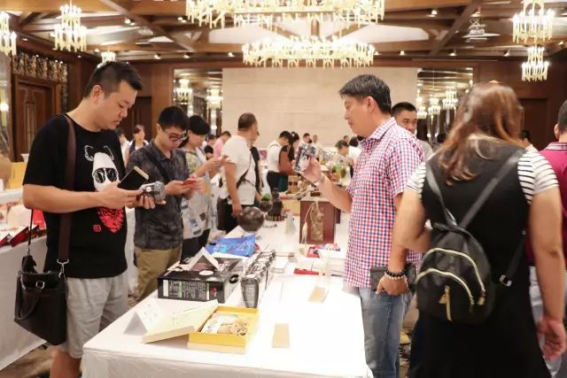 金奖产品博世体育白小爷被强势围观